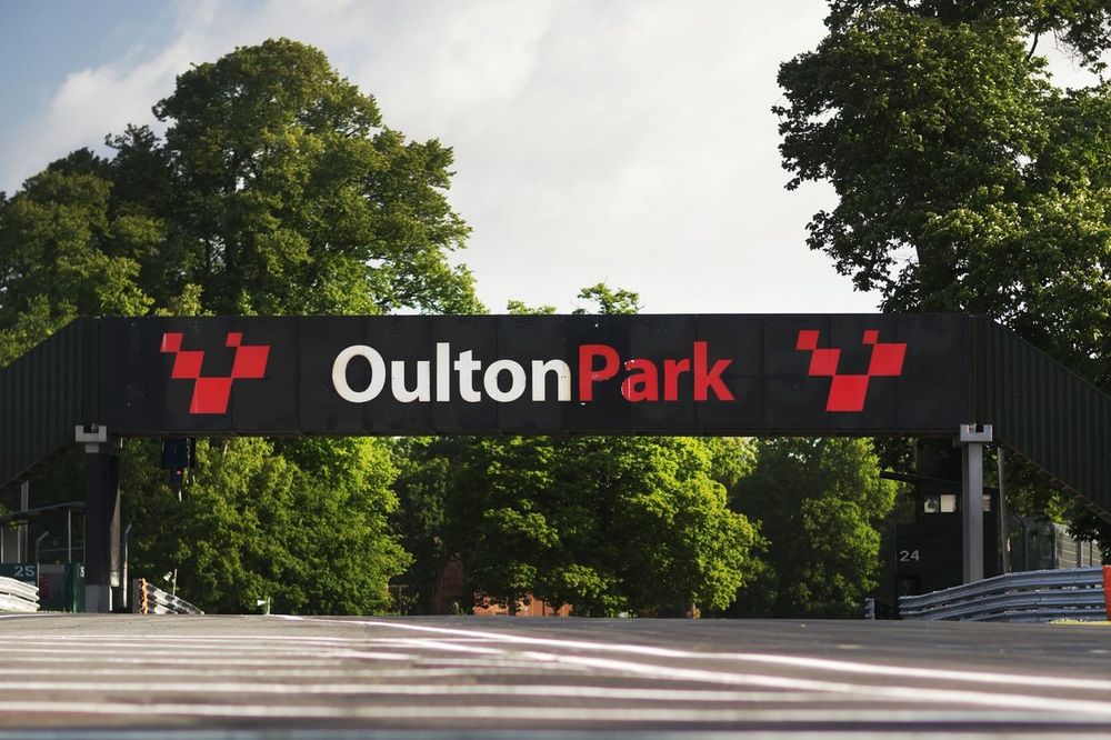 Oulton Park Race Highlights Thumbnail